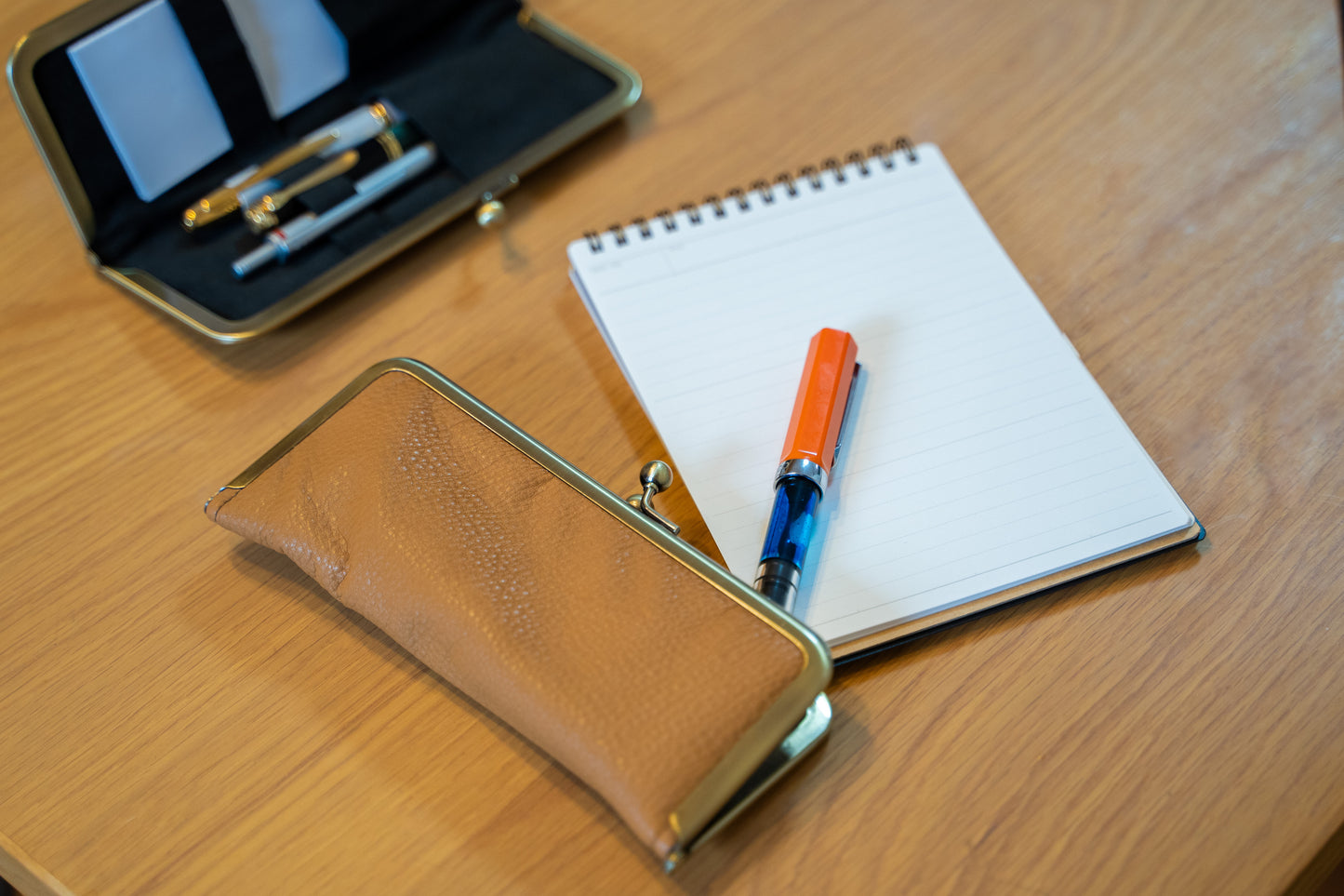 Soft to the touch. RUNO & DUNN clasp pen case