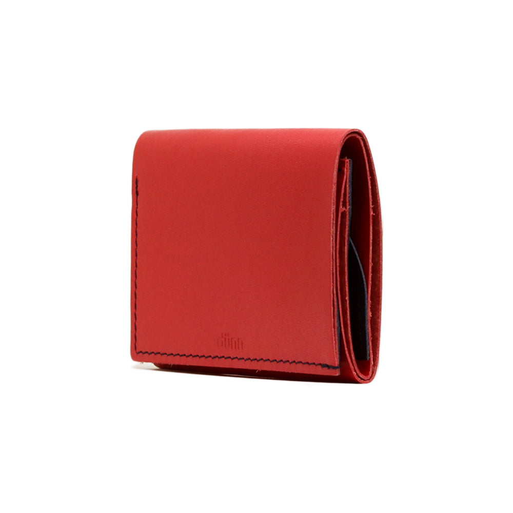 シンプルで使いやすい、三つ折りで極小サイズの財布。dünn 3wings wallet