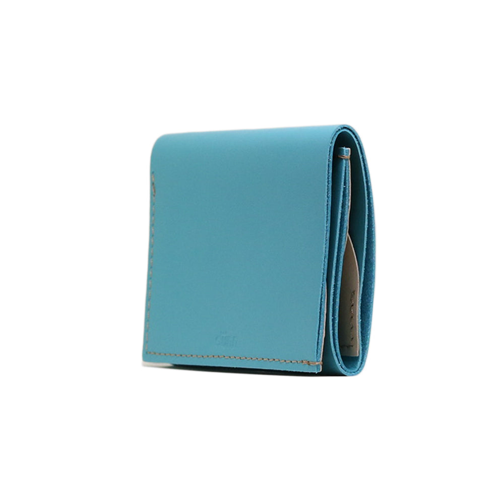 シンプルで使いやすい、三つ折りで極小サイズの財布。dünn 3wings wallet
