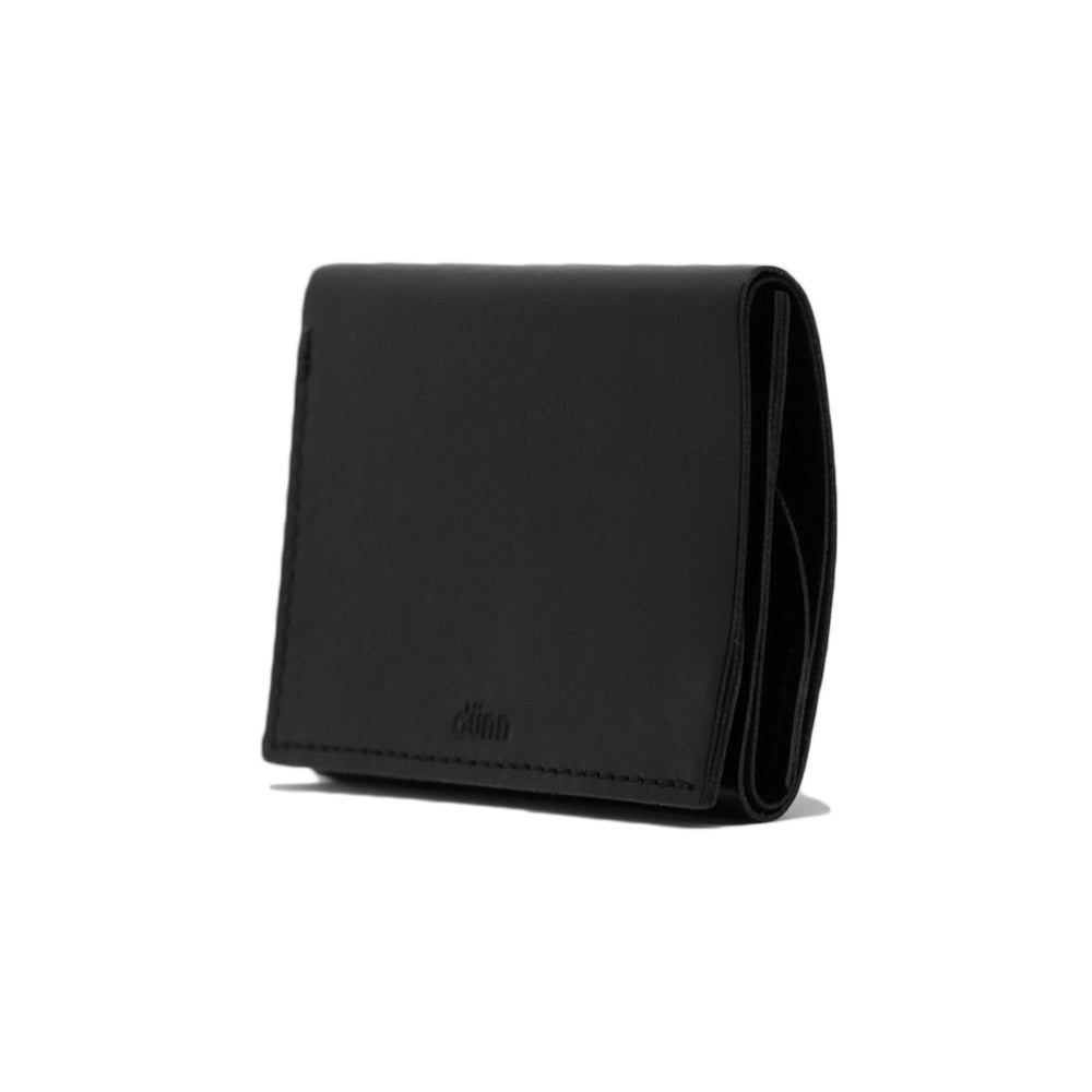 シンプルで使いやすい、三つ折りで極小サイズの財布。dünn 3wings wallet