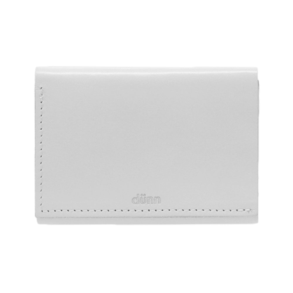 シンプルで使いやすい、三つ折りで極小サイズの財布。dünn 3wings wallet