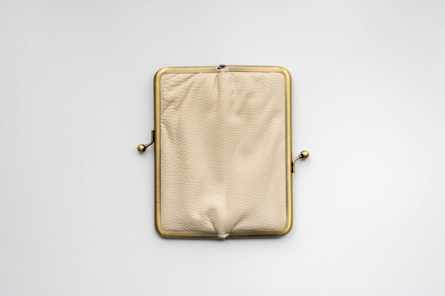Soft to the touch. RUNO & DUNN clasp pen case