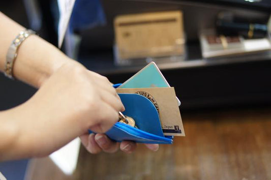 薄いのにこんなに入る！試してみてわかったdünn coin & cardcase(コイン＆カードケース)の収納力