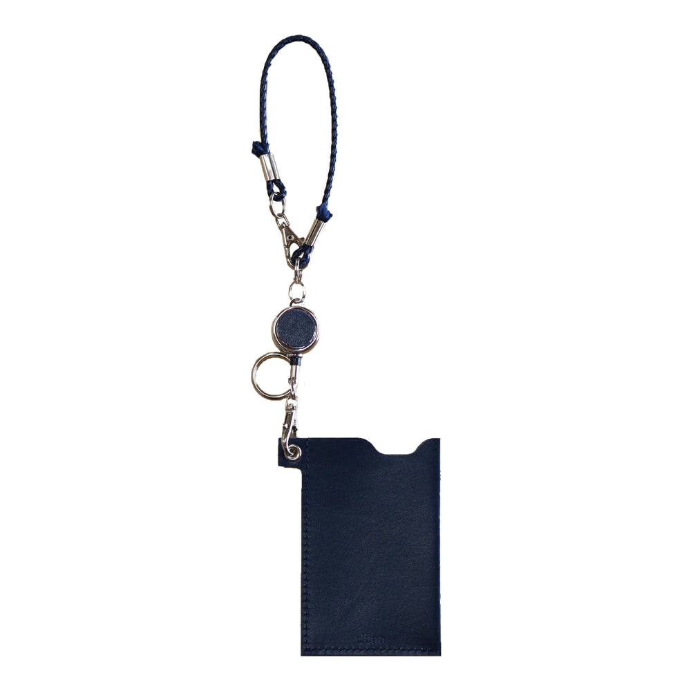 Simple and lightweight, the dünn solo passcase &amp; strap set is an easy-to-use pass case.