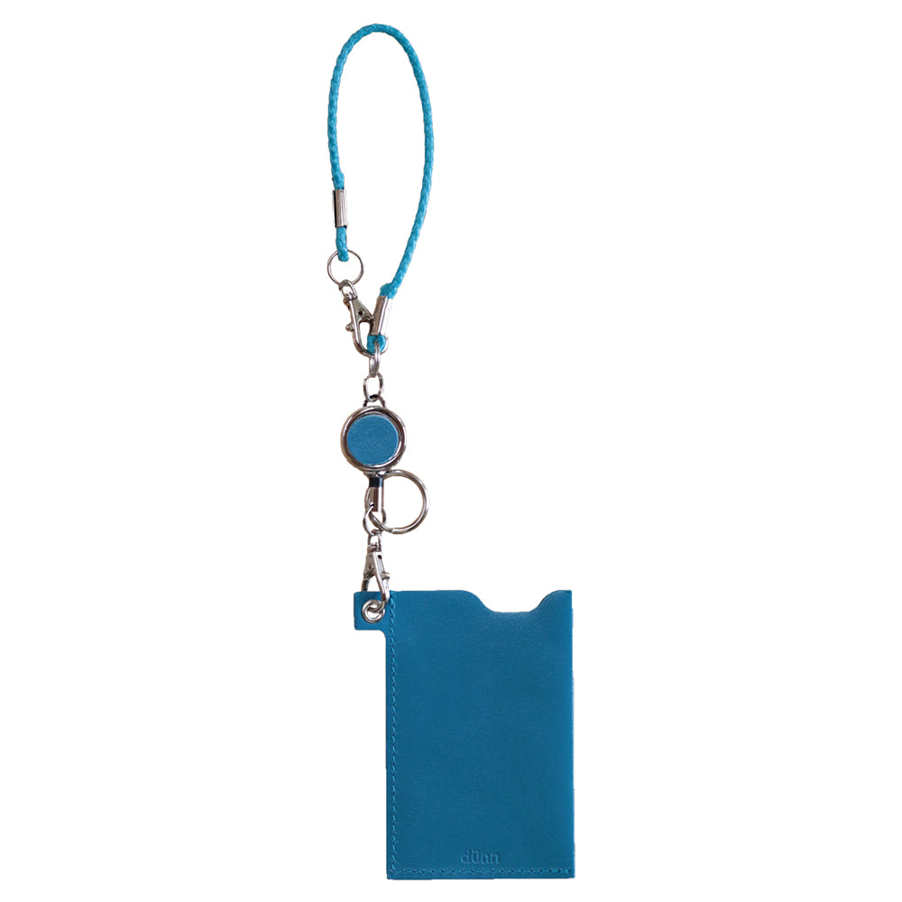 Simple and lightweight, the dünn solo passcase &amp; strap set is an easy-to-use pass case.