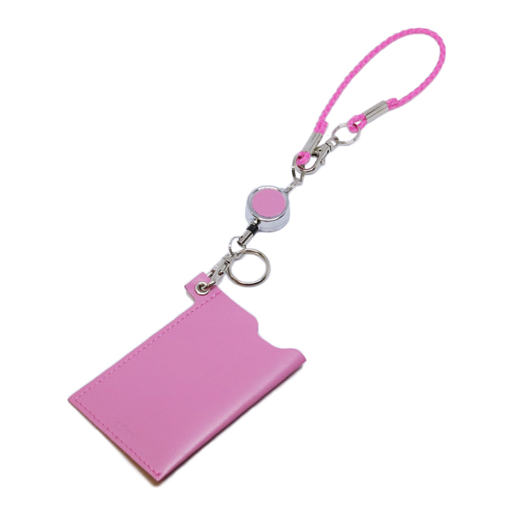Simple and lightweight, the dünn solo passcase &amp; strap set is an easy-to-use pass case.